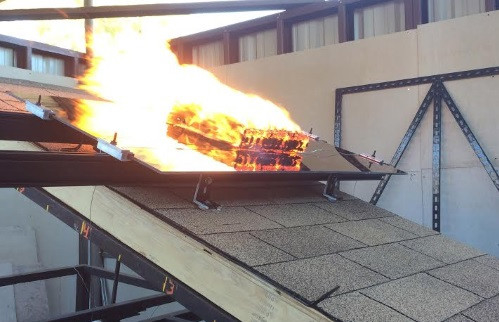 UL790 Prova di fiamma intermittente per la costruzione di apparecchiature di prova fotovoltaiche integrate