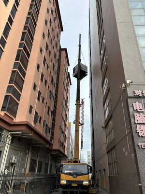 Macchina per prove multi-stress di isolatori polimerici