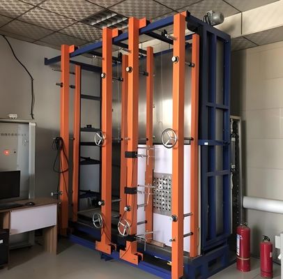 Tre apparecchiature per la prova delle prestazioni per porte e finestre